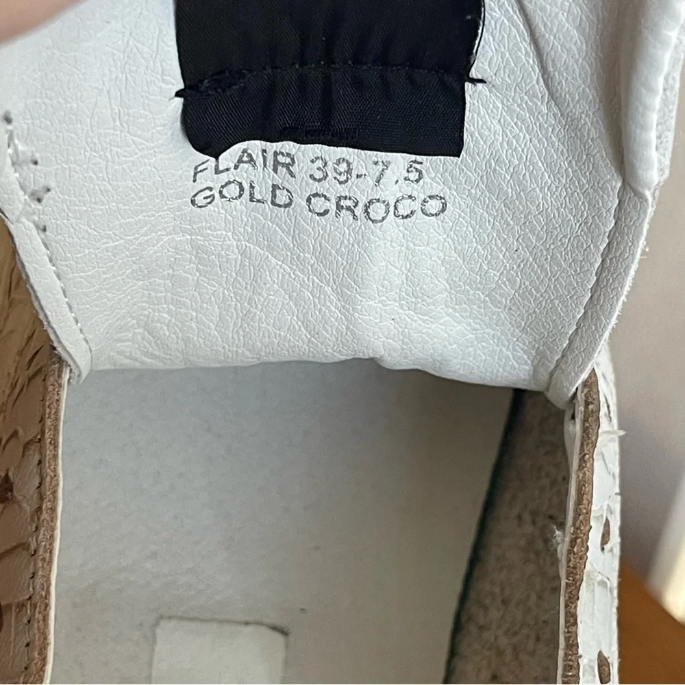 Vintage Havana Flair Sneakers Off-White/Gold Croc Size 7.5